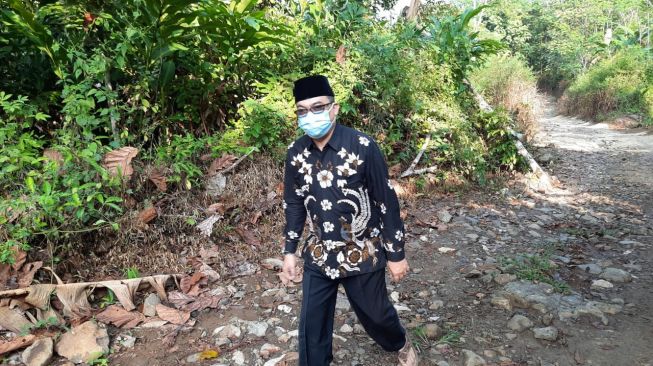 Lagak Politisi Senior di Lebak Terobos Jalan Terjal Demi Sebuah Aspirasi