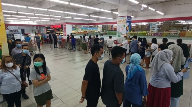 Sehari Jelang PPKM Darurat Batam, Warga Serbu Pusat Perbelanjaan