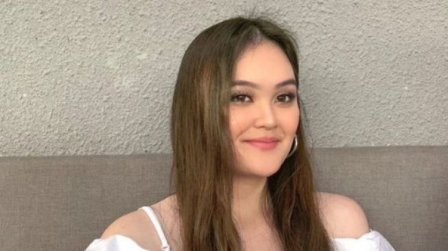 7 Potret Brenda Nabila, Anak Perempuan Satu-satunya Ferry Salim yang Jarang Disorot