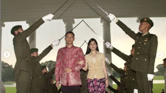 Momen Pedang Pora pernikahan Annisa Pohan dan AHY. [Instagram/annisayudhoyono