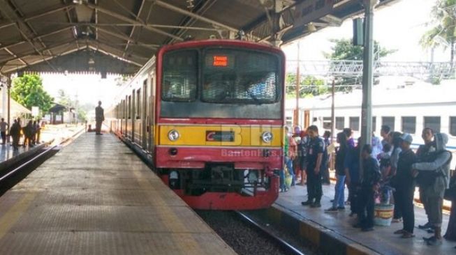  KRL Rangkasbitung-Tanah Abang Hanya Layani Pekerja Esensial dan Kritikal