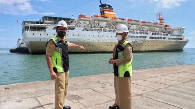 Kapal Pelni Untuk Isolasi Pasien Covid-19 Terapung Tiba di Makassar