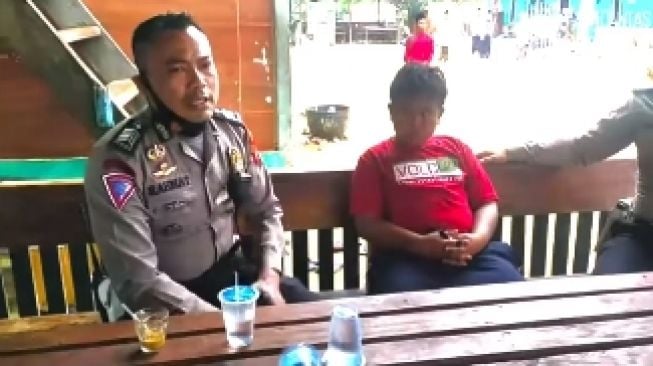Polisi menangis dengar kisah anak yatim piatu di Aceh (instagram)