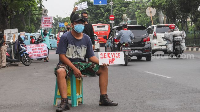 Diminta Bayar Sewa Selama Mal Ditutup, Jeritan Tukang Servis HP PGC ...