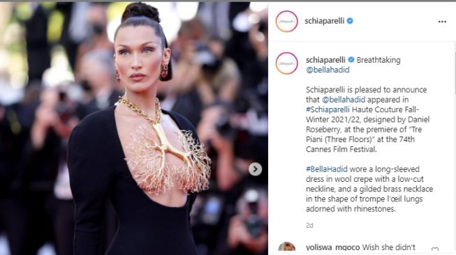 4 Gaya Bella Hadid Pakai Kalung  Paru paru Curi Perhatian 