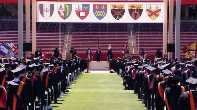 Momen perpisahan Maudy Ayunda dari Stanford University [YouTube/Maudy Ayunda]