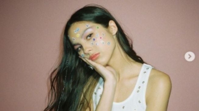 Wajah Olivia Rodrigo Sempat Breakout Akibat Memakai Masker, Apa Pemicunya?