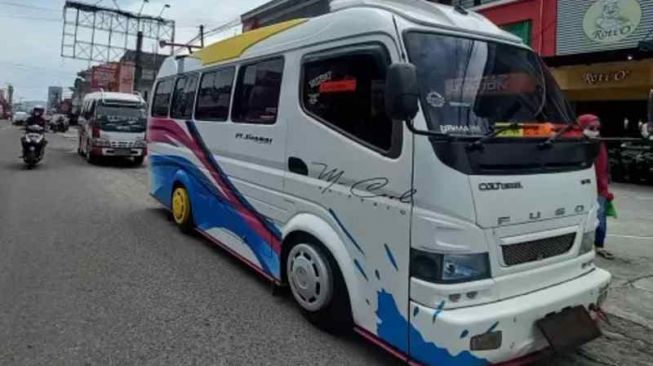 PPKM Darurat, Sopir Bus Antar Kota di Bukittinggi Keluhkan Penurunan Penumpang