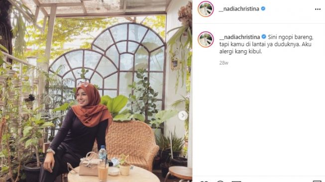 Potret Nadia Christina istri Alfath Fathier. [Instagram/__nadiachristina]