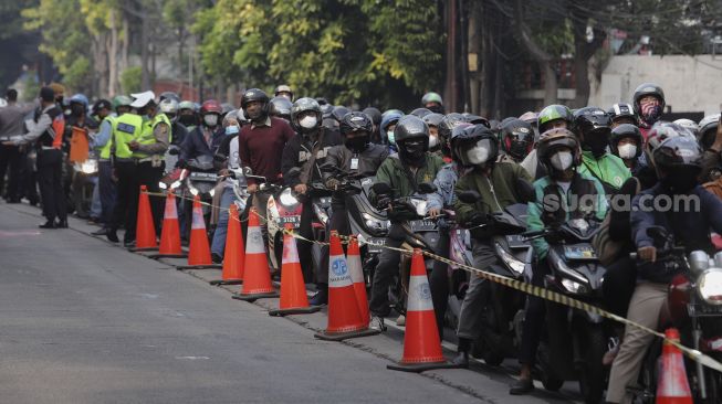 Skenario Perpanjang PPKM Pengaruhi Mentalitas, Bikin Rakyat Kecil Panik Tak Bisa Bertahan