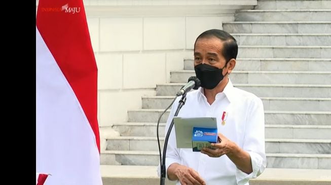 Viral Pria Ingin Buktikan Korupsi dan Ludahi Presiden, Berakhir Ngenes