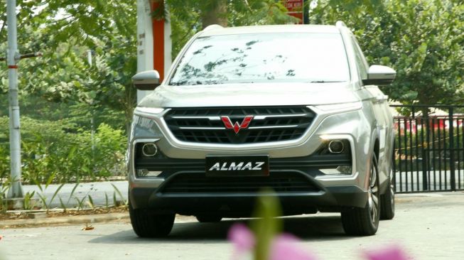 Wuling Almaz [Wuling Motors Indonesia].