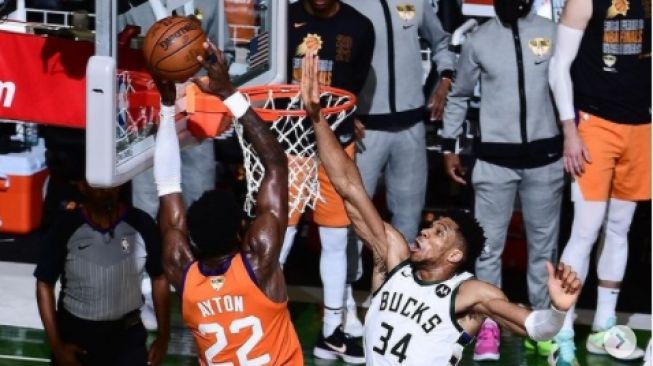 Final NBA: Hajar Suns 109-103, Bucks Samakan Kedudukan 2-2