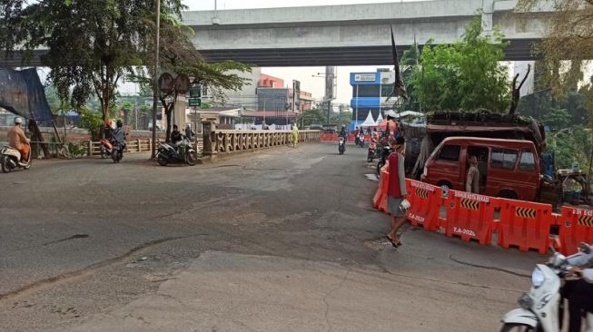 Penyekatan di Sumber Arta Bekasi Sepi Pengendara