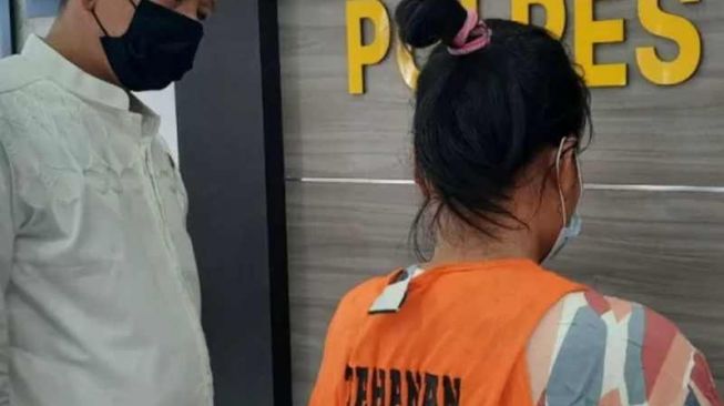 Ibu 5 Anak di Padang Pariaman Diciduk Edarkan Sabu, Suaminya Juga Dipenjara Gegara Narkoba