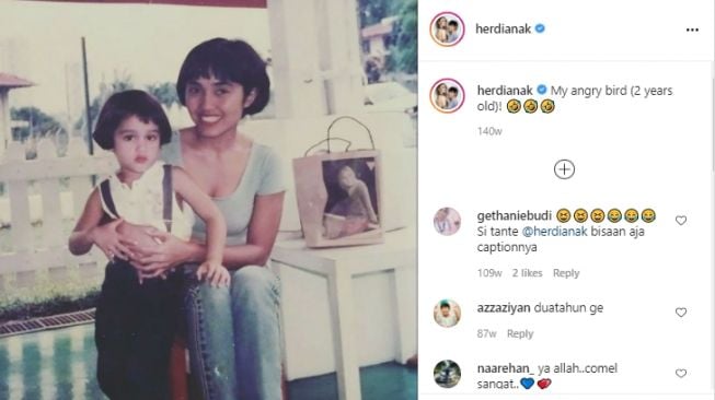 Potret Masa Muda Ibunda Cinta Laura. [Instagram/herdianak]