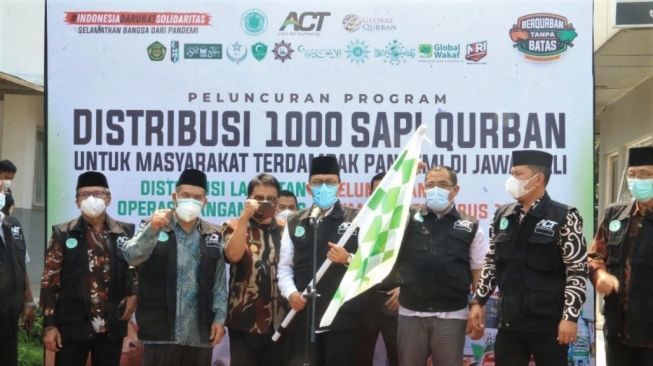 ACT Salurkan 1.000 Sapi Kurban untuk Masyarakat Terdampak Pandemi di Jawa-Bali