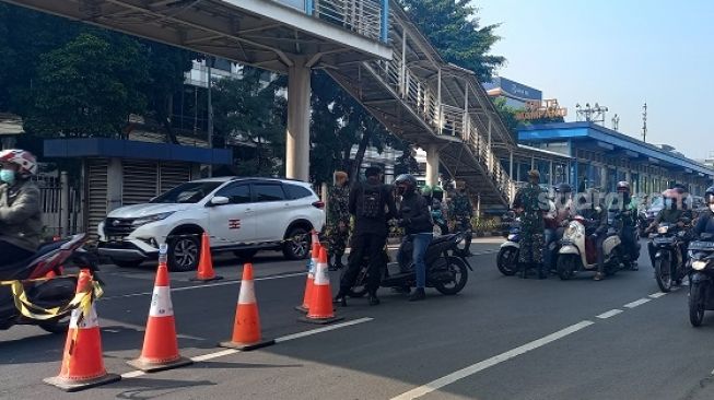 Kemarin Macet Parah, Polda: Hari Kedua Penyekatan di Mampang Lebih Terkendali