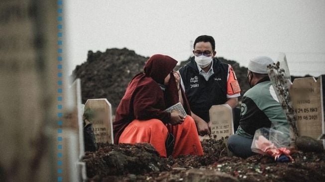Nihil Permintaan Pemakaman Protap COVID-19 di DKI, Anies: Pandemi Belum Selesai