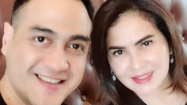 Ferry Irawan dan istri, Anggi Novita. [Instagram]