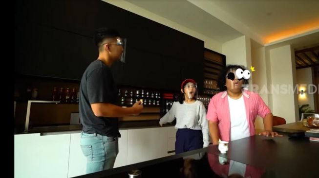 Potret dapur canggih Nikita Willy. [YouTube/Trans7 Official]