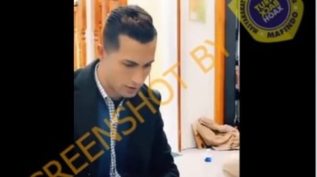 CEK FAKTA: Video Cristiano Ronaldo Baca Al Quran di Masjid, Benarkah?