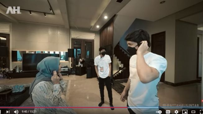Atta Halilintar, Atta KW dan Aurel Hermansyah (YouTube)