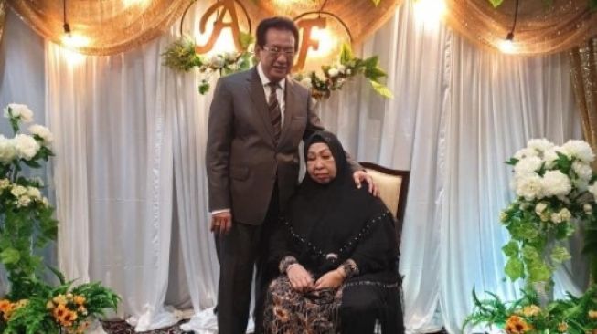 Anwar Fuady Ungkap Istrinya Sempat Lambaikan Tangan Sebelum Meninggal