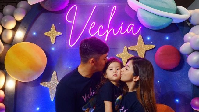 Potret Vechia Putri Samuel Zylgwyn dan Franda (Instagram/@samuel_zylgwyn)