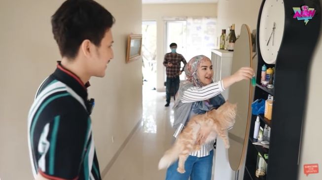 Rumah adik Ammar Zoni. (YouTube/Aish TV)