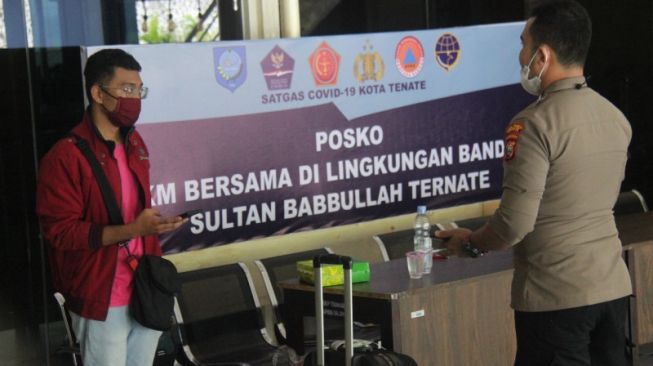 Cerita Pria Positif Covid-19, Bebas Terbang Jakarta-Ternate Pakai Hasil Tes PCR Istri