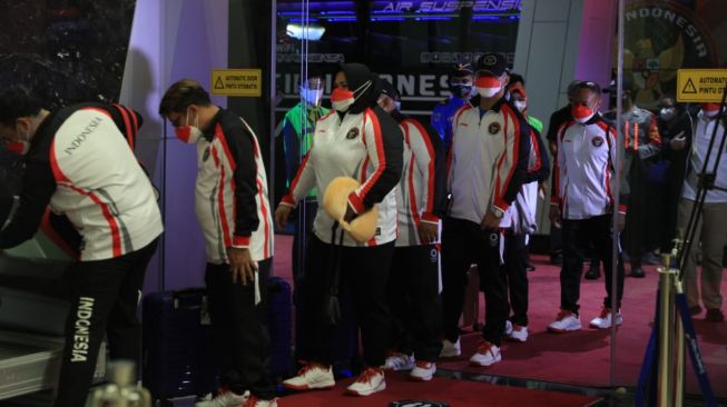 Bus Juragan99Trans antar 13 atlet dan official dari Indonesia ke Olimpiade Tokyo menuju Bandara Soekarno-Hatta. [dokumentasi pribadi]