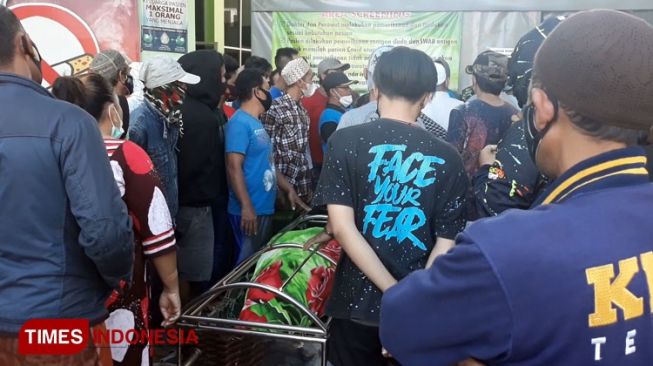 Ratusan Warga Geruduk Rumah Sakit di Probolinggo Jemput Paksa Jenazah Suspek Covid-19