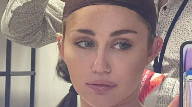 Artis Hollywood Menjanda Sebelum 30 Tahun (instagram/@mileycyrus)