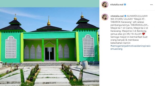 Nita Thalia bangun Masjid (Instagram/@nitatalia.real)