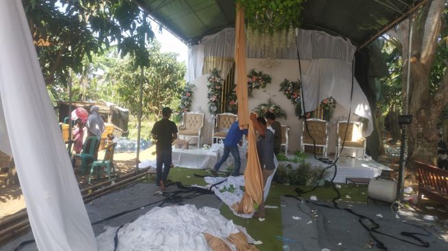 Warga Bekasi gelar penikahan di masa PPKM Darurat Jawa-Bali dibubarkan. (dok Polisi)