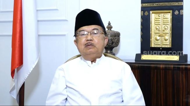 Wakil Presiden ke 10 dan 12 RI Jusuf Kalla memberikan pernyataan tentang Idul Adha 1442H melalui video, Senin (19/7/2021). [dokumentasi]