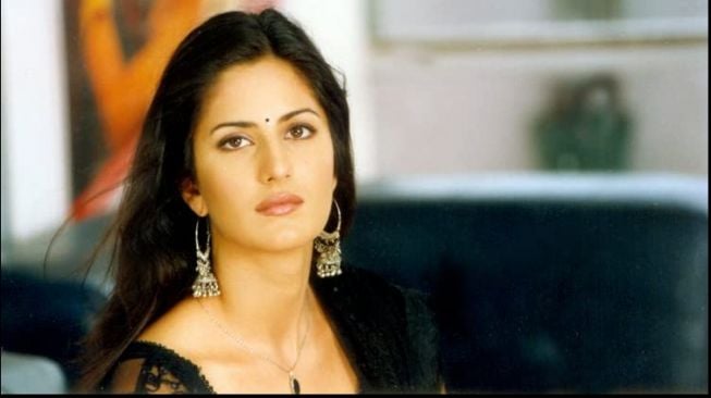 7 Foto Transformasi Katrina Kaif, Penuh Pesona dari Masa ke Masa