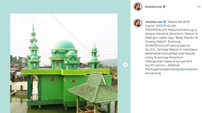 Nita Thalia bangun Masjid (Instagram/@nitatalia.real)