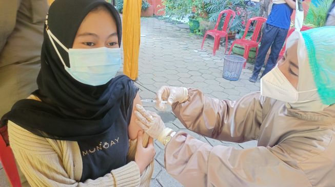 SMA Negeri 3 Rangkasbitung Gelar Vaksinasi Covid-19 Gratis
