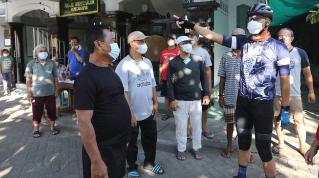 Usai Salat Idul Adha, Ganjar Tinjau Penyembelihan Hewan dan Cek Protokol Kesehatan