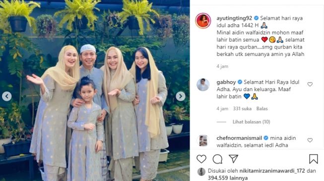 Potret kompak keluarga Ayu Ting Ting saat Idul Adhal 2021 [Instagram/ayutingting92]