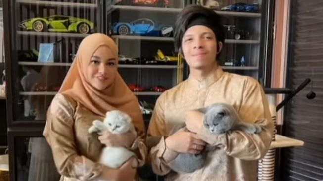 5 OOTD Iduladha Selebriti, dari Aurel Hermansyah Hingga Arya Saloka