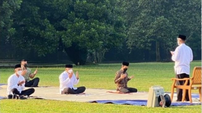 Gegara Cuitan Ada Muazin di Salat Idul Adha, Akun Jokowi Ramai Dicibir Warganet