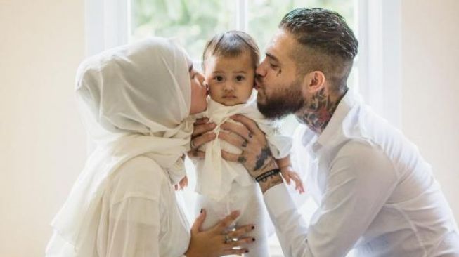 Potret Diego Michiels Momong Anak (Instagram/@diegomichiels24)