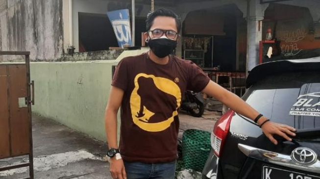 Pandemi Tak Ada Event Musik, Andre dan Istri Tetap Bantu Bagi Sembako untuk Warga Isoman