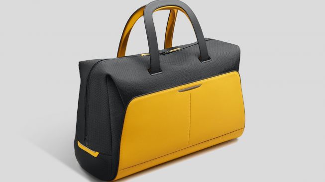 Rolls-Royce Black Badge Escapism Luggage Collection 24 Weekender Forged Yellow [Rolls-Royce Motor Cars].