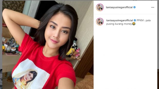 Namanya Terseret Kasus Prostitusi, Tania Ayu Selfie Pose PPKM: Pala Pusing Kurang Money. (instagram.com/taniaayusiregarofficial)