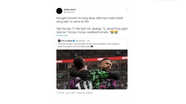 Cuitan warganet bandingkan PES dan FIFA. [Twitter]