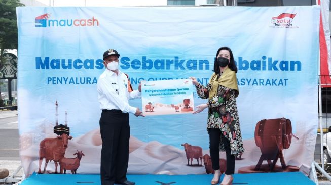 Sebarkan Kebaikan: Maucash Salurkan Hewan Kurban untuk Masyarakat